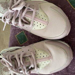 Lilac Nike huaraches